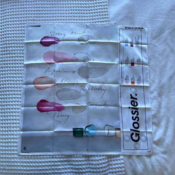 Glossier Limitied Edition Balm Dot Com Scarf - Picture 4 of 11